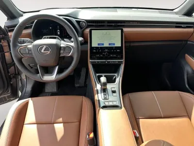 LEXUS LBX 1.5 136ch Omotenashi 2WD occasion 2025 - Photo 2