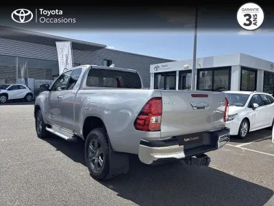 TOYOTA Hilux 2.4 D-4D X-Tra Cabine Légende 4WD RC23 occasion 2023 - Photo 2