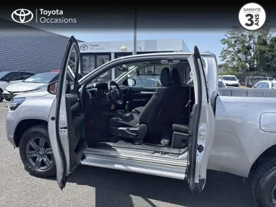 TOYOTA Hilux 2.4 D-4D X-Tra Cabine Légende 4WD RC23 occasion 2023 - Photo 3