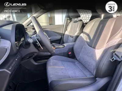 LEXUS LBX 1.5 136ch Cool 4WD occasion 2025 - Photo 3