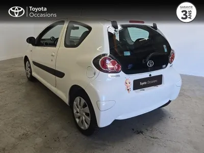 TOYOTA Aygo 1.0 VVT-i 68ch Dynamic MMT 3p occasion 2014 - Photo 2
