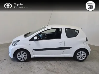 TOYOTA Aygo 1.0 VVT-i 68ch Dynamic MMT 3p occasion 2014 - Photo 3