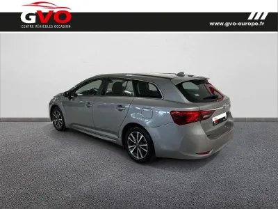TOYOTA Avensis Touring Spt 112 D-4D Dynamic occasion 2015 - Photo 2