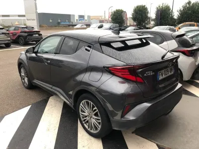 TOYOTA C-HR 122h Distinctive 2WD E-CVT MY22 occasion 2022 - Photo 4