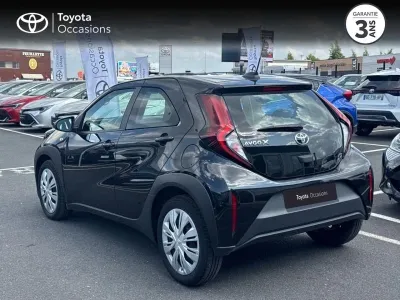 TOYOTA Aygo X 1.0 VVT-i 72ch Dynamic occasion 2023 - Photo 2