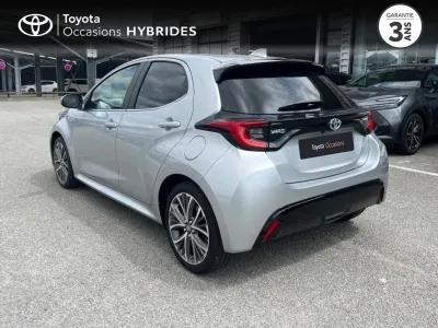 TOYOTA Yaris 116h Iconic 5p MY22 occasion 2023 - Photo 2