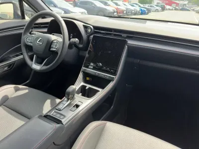 LEXUS LBX 1.5 136ch Emotion 2WD occasion 2024 - Photo 2