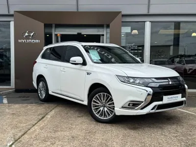 MITSUBISHI Outlander PHEV Twin Motor Instyle 4WD Euro6d-T EVAP 5cv occasion 2019 - Photo 3
