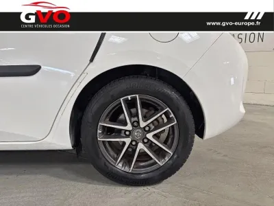 TOYOTA Auris HSD 136h Feel! occasion 2015 - Photo 4