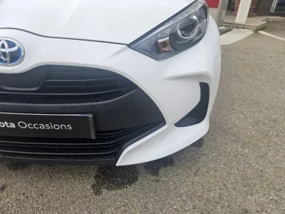 TOYOTA Yaris 116h Dynamic 5p MY22 occasion 2023 - Photo 2