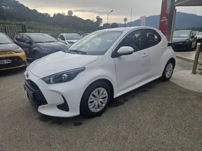 TOYOTA Yaris 116h Dynamic 5p MY22 occasion 2023 - Photo 4
