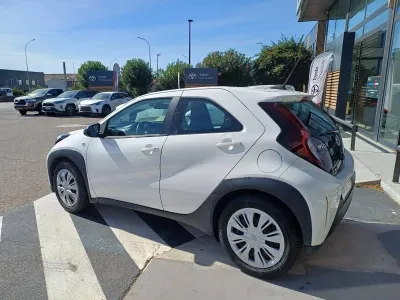 TOYOTA Aygo X 1.0 VVT-i 72ch Dynamic MY23 occasion 2022 - Photo 4