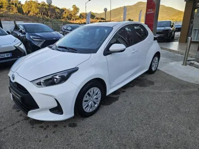 TOYOTA Yaris 116h Dynamic 5p MY22 occasion 2022 - Photo 4