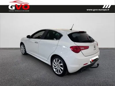 ALFA ROMEO Giulietta 1.6 JTDm 105ch Distinctive Stop&Start occasion 2015 - Photo 2