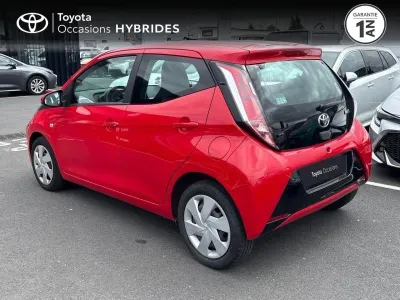 TOYOTA Aygo 1.0 VVT-i 69ch x-play x-shift 5p occasion 2015 - Photo 2