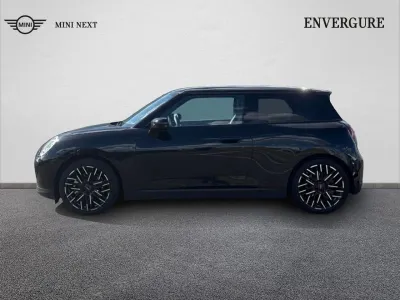 MINI Cooper 5 Portes C 156ch Favoured DKG7 occasion 2024 - Photo 3