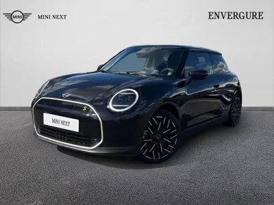 MINI Cooper 5 Portes C 156ch Favoured DKG7 occasion 2024 - Photo 1