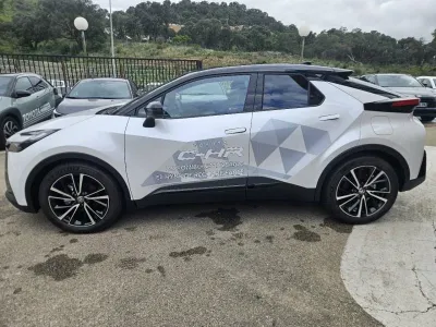 TOYOTA C-HR 1.8 140ch Collection MY25 occasion 2025 - Photo 4