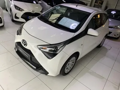TOYOTA Aygo 1.0 VVT-i 72ch x-play x-shift 5p MY21 occasion 2021 - Photo 2