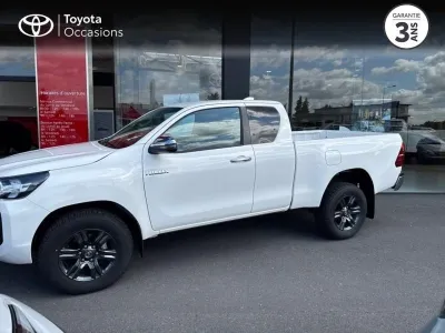 TOYOTA Hilux 2.8 D-4D X-Tra Cabine Légende 4WD BVA RC23 occasion 2025 - Photo 1
