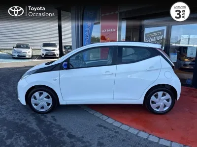 TOYOTA Aygo 1.0 VVT-i 69ch x-play 5p occasion 2017 - Photo 3