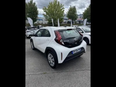 TOYOTA Aygo X 1.0 VVT-i 72ch Dynamic occasion 2022 - Photo 2