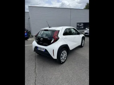 TOYOTA Aygo X 1.0 VVT-i 72ch Dynamic occasion 2022 - Photo 4