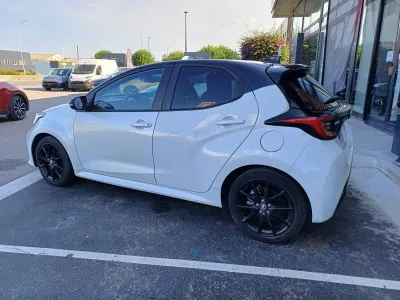 TOYOTA Yaris 116h Collection 5p MY21 occasion 2022 - Photo 4