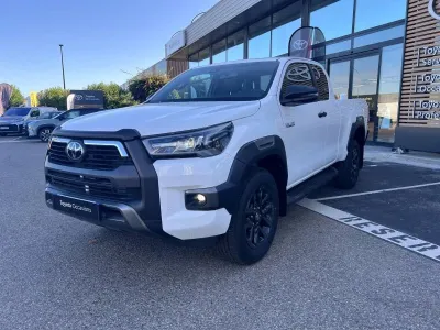 TOYOTA Hilux 2.8 D-4D X-Tra Cabine Invincible 4WD BVA RC23 occasion 2025 - Photo 3