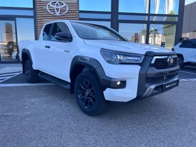 TOYOTA Hilux 2.8 D-4D X-Tra Cabine Invincible 4WD BVA RC23 occasion 2025 - Photo 1