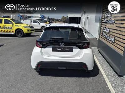 TOYOTA Yaris 116h Dynamic Business 5p + Programme Beyond Zero Academy MY21 occasion 2022 - Photo 4