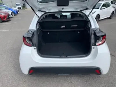 TOYOTA Yaris 116h Dynamic 5p MY22 occasion 2023 - Photo 4