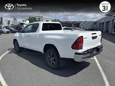 TOYOTA Hilux 2.8 D-4D X-Tra Cabine Légende 4WD BVA RC23 occasion 2025 - Photo 2