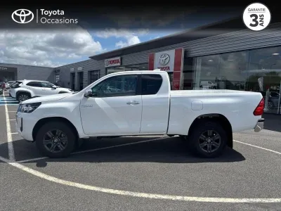 TOYOTA Hilux 2.8 D-4D X-Tra Cabine Légende 4WD BVA RC23 occasion 2025 - Photo 3