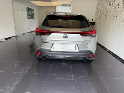 LEXUS UX 250h F SPORT Design 2WD occasion 2023 - Photo 4