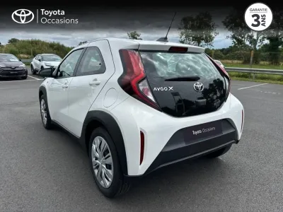 TOYOTA Aygo X 1.0 VVT-i 72ch Dynamic occasion 2022 - Photo 3