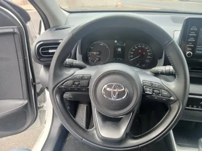 TOYOTA Yaris 116h Dynamic 5p MY22 occasion 2023 - Photo 4