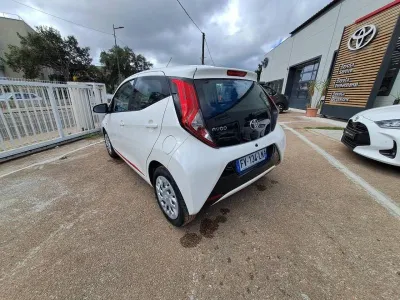TOYOTA Aygo 1.0 VVT-i 72ch x-play 5p MY20 occasion 2020 - Photo 3