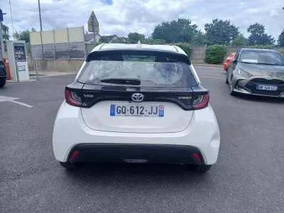 TOYOTA Yaris 116h Dynamic 5p MY22 occasion 2023 - Photo 4