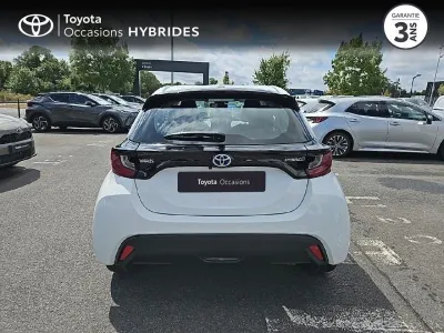 TOYOTA Yaris Affaires 116h Dynamic Business Affaire MY22 + Programme Toyota Expérience occasion 2022 - Photo 4