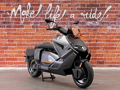 BMW C CE04 11kW + Quick Charge occasion 2022 - Photo 2