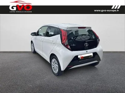 TOYOTA Aygo 1.0 VVT-i 72ch x-play 5p MY21 occasion 2021 - Photo 2