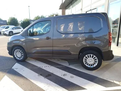 TOYOTA PROACE CITY Medium 100 D-4D Business RC23 occasion 2023 - Photo 4