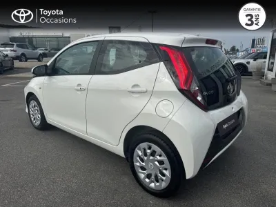TOYOTA Aygo 1.0 VVT-i 69ch x-play x-shift 5p occasion 2019 - Photo 2