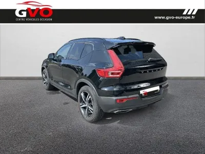 VOLVO XC40 T4 190ch R-Design Geartronic 8 occasion 2019 - Photo 2