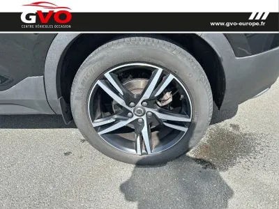 VOLVO XC40 T4 190ch R-Design Geartronic 8 occasion 2019 - Photo 4