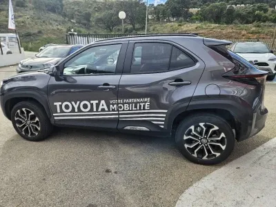 TOYOTA Yaris Cross 130h Design MY25 occasion 2025 - Photo 4