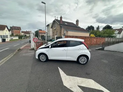 TOYOTA Aygo 1.0 VVT-i 72ch x-play 5p MY21 occasion 2021 - Photo 3