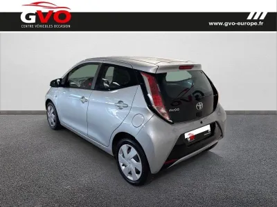 TOYOTA Aygo 1.0 VVT-i 72ch x-play 5p occasion 2018 - Photo 2