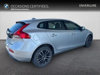 VOLVO V40 D2 120ch Momentum Geartronic occasion 2016 - Photo 2